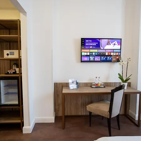 Grand Tiberio Rome
