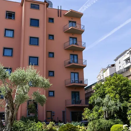 그랜드 티베리오 호텔 4*